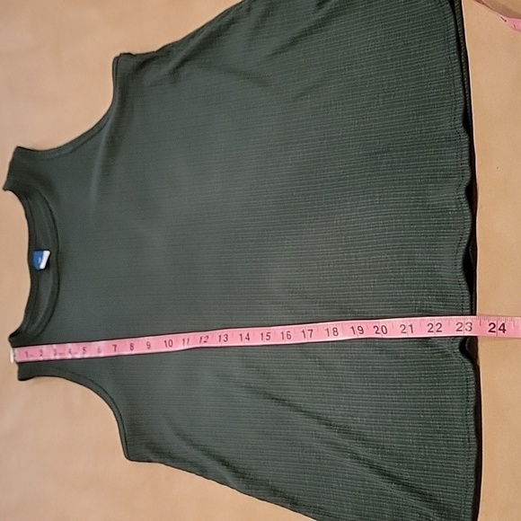 Old Navy Size S Luxe Dark Green Sleeveless Top, Excellent Used Condition - Picture 8 of 13